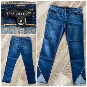 Women’s Signature Studio Jeans Sz. 10